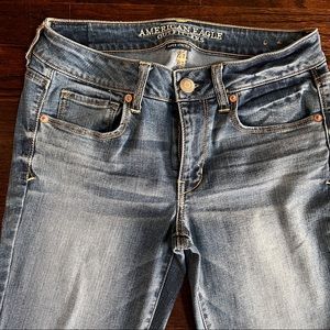American Eagle Skinny Kick jeans size 8